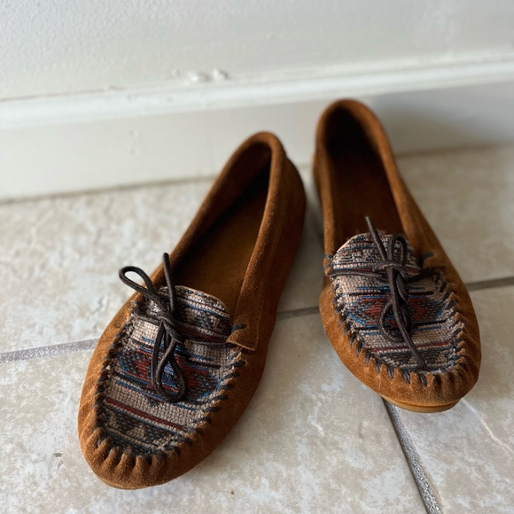Minnetonka Moccasin size 8.5 brown color suede - Picture 5 of 9